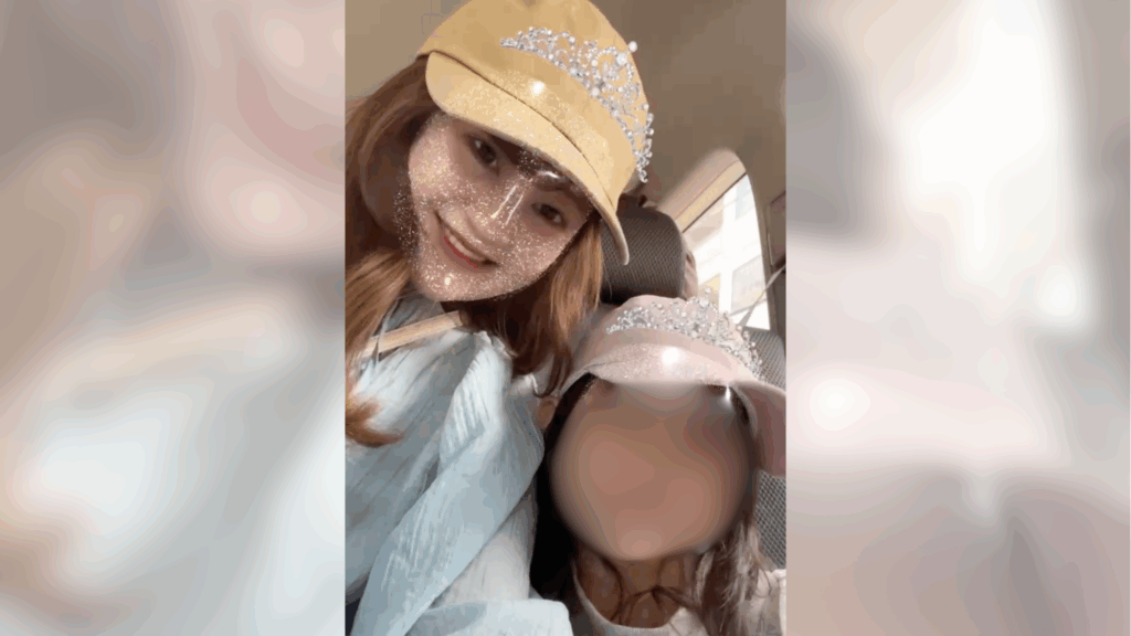 58 - ONLYONE by ONEマーケ フリーランスを目指す主婦の方がお子様とお出かけしてる画像