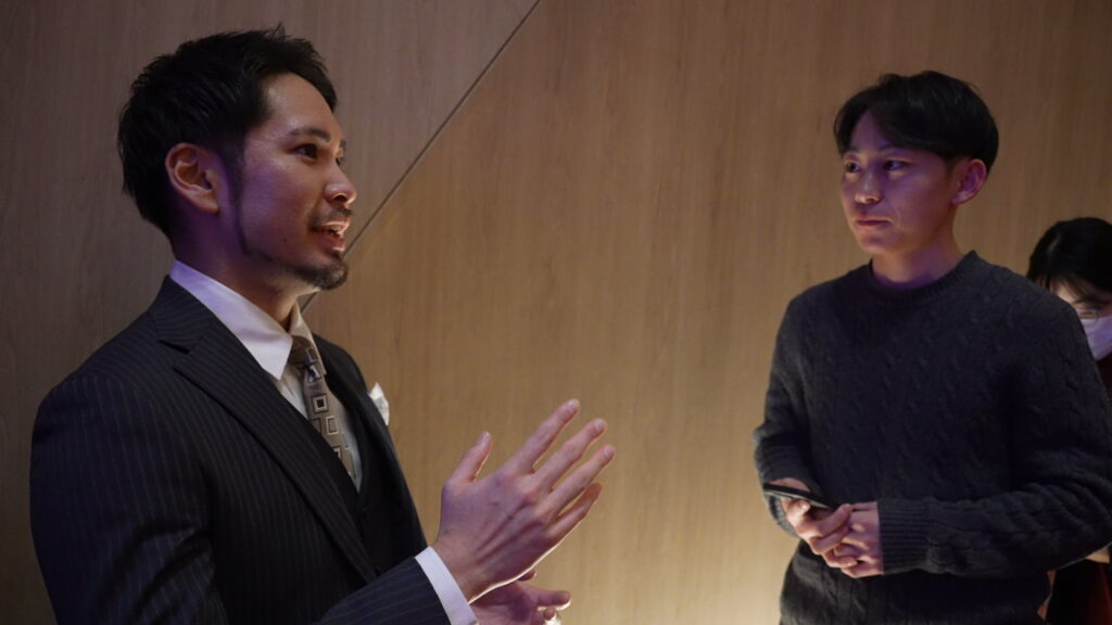 株式会社PROGRESS代表／ENGLISH CAMP代表 坂本さんと交流する様子